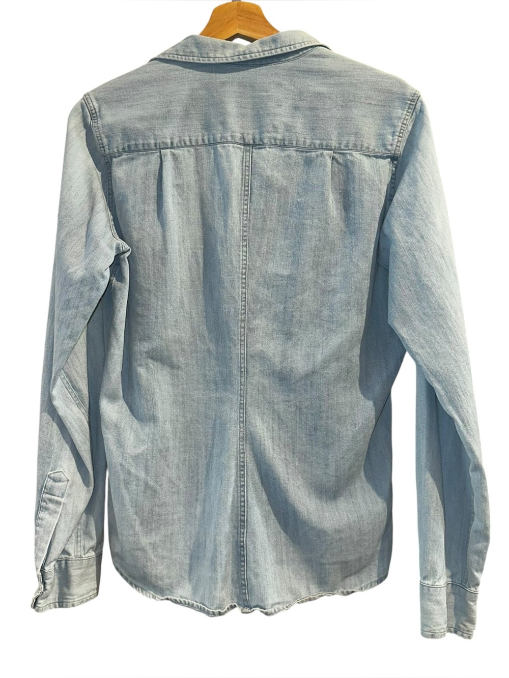 Frank & Eileen Barry Cotton Chambray Denim Long Sleeve Collared Button-Up Shirt - Picture 3 of 6